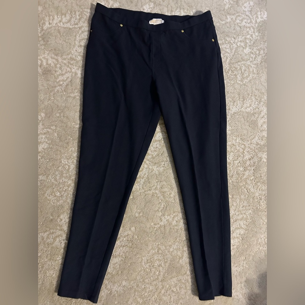 Michael Kors Women’s size 2X pull on navy blue pants. No buttons or zippers.